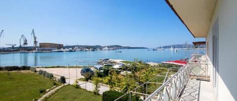 House | Water view