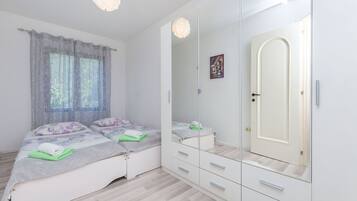 Apartment (A1) | Iron/ironing board, free WiFi, bed sheets