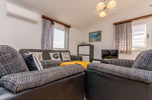 Apartment (A3) | Living room | TV - Apartments Vlado (Okrug)