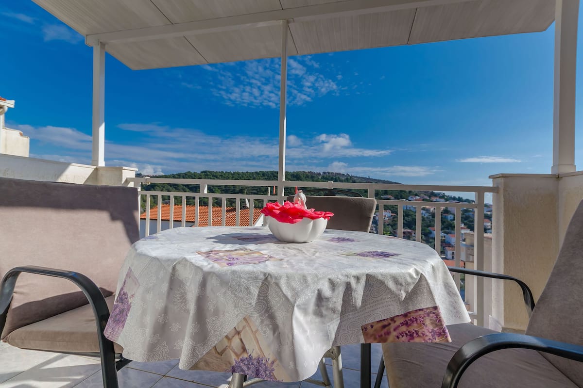 Apartment (A1) | Balkon