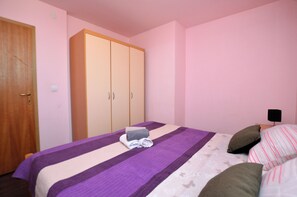 Departamento (A1) | 3 habitaciones, tabla de planchar con plancha y wifi gratis 