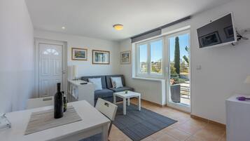Apartment (A1) | Wohnzimmer | Smart-TV