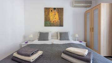 Apartment (A1) | 1 Schlafzimmer, Bügeleisen/Bügelbrett, kostenloses WLAN, Bettwäsche