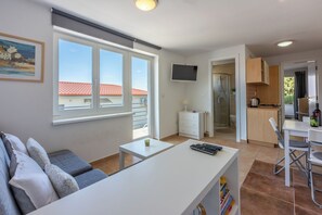 Leilighet (A1) | Oppholdsrom | TV