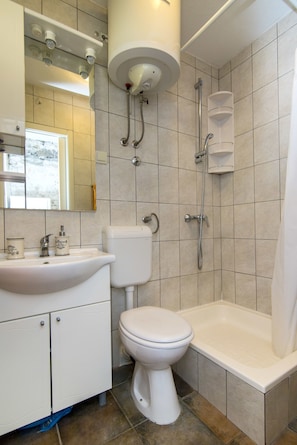 Bathroom | Shower - House Lea (Podgora)