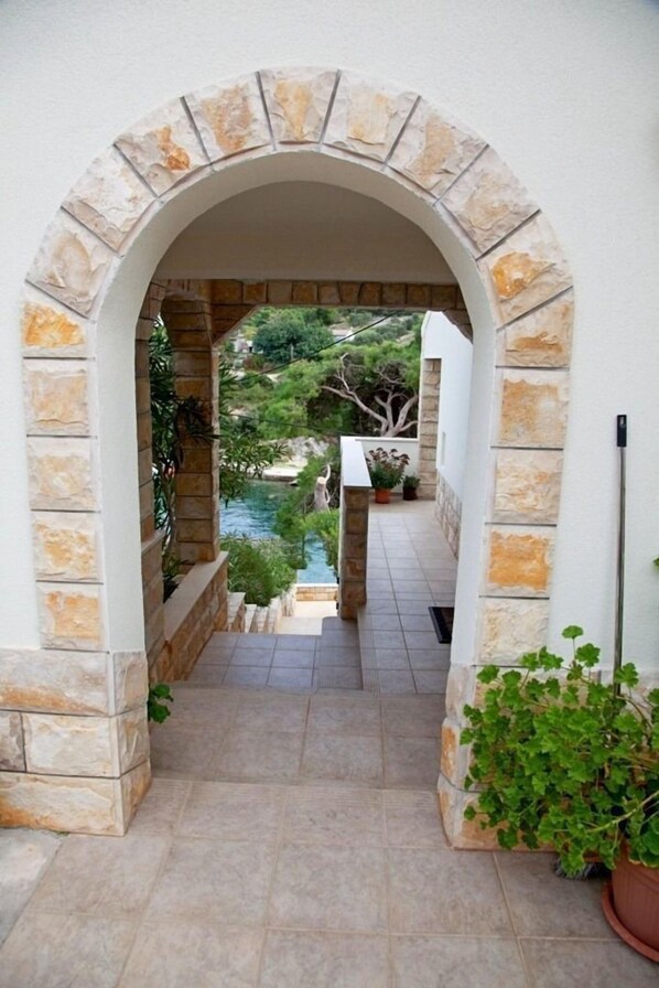 Apartment (A1) | Courtyard