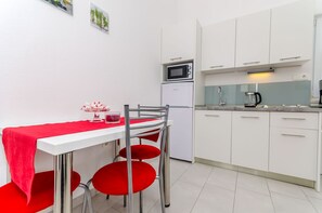 Apartment (A2) | Private kitchen