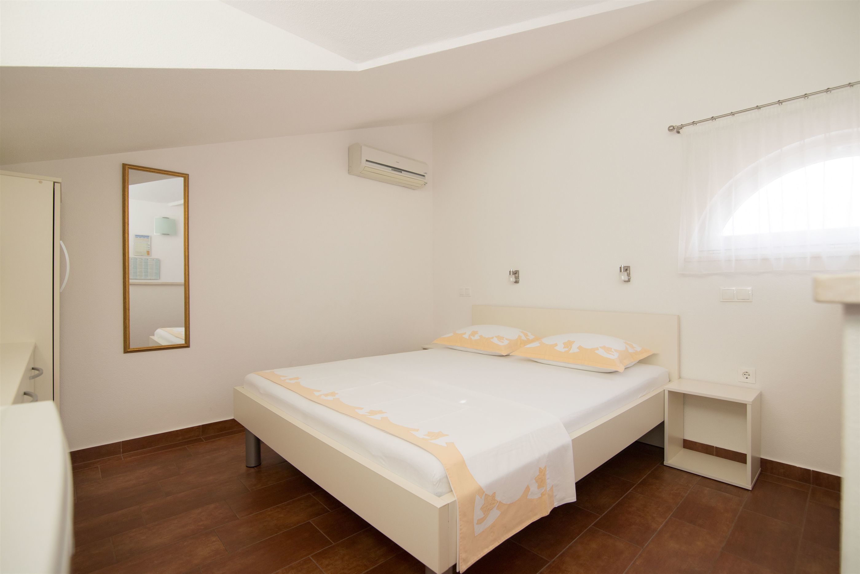 Iron/ironing board, free WiFi