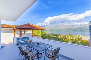 Apartment (A1) | Water view - Apartments Rose (Sucuraj)