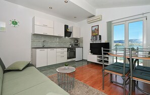 Apartment (A3) | Private kitchen | Fridge, microwave, oven, stovetop - Apartments Marija (Trogir)