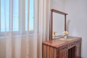 House | Iron/ironing board, free WiFi, bed sheets - House Roza (Podstrana)