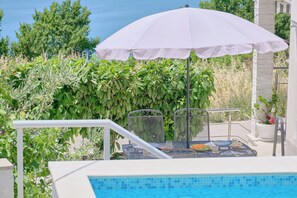 Outdoor pool - House Roza (Podstrana)