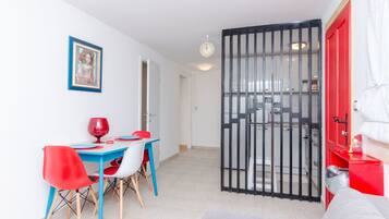 House | Private kitchen | Fridge, microwave, oven, stovetop