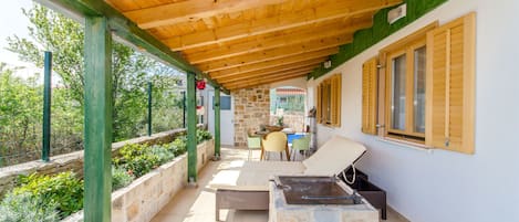 House | Terrace/patio