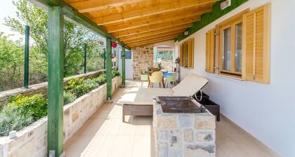 House Ara