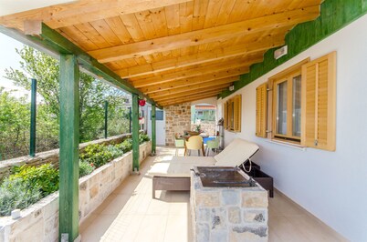 House Ara