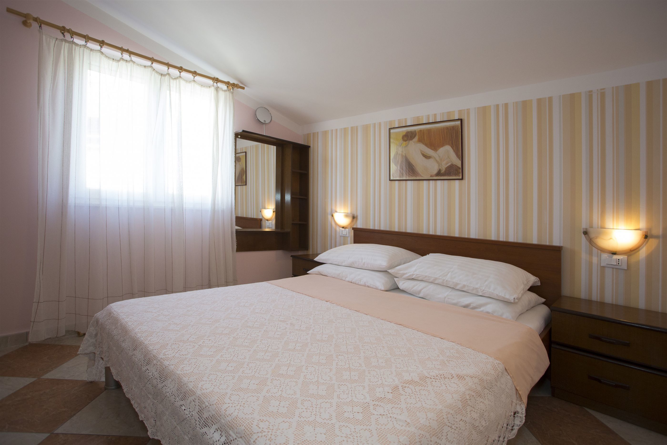 Kostenlose Babybetten, kostenloses WLAN