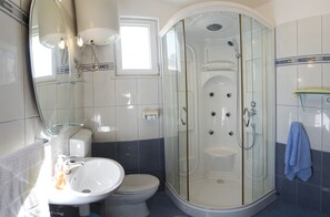 Bathroom - Apartments Gudelj (Okrug)