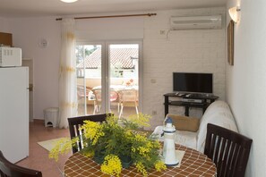Dining - Apartments Gudelj (Okrug)