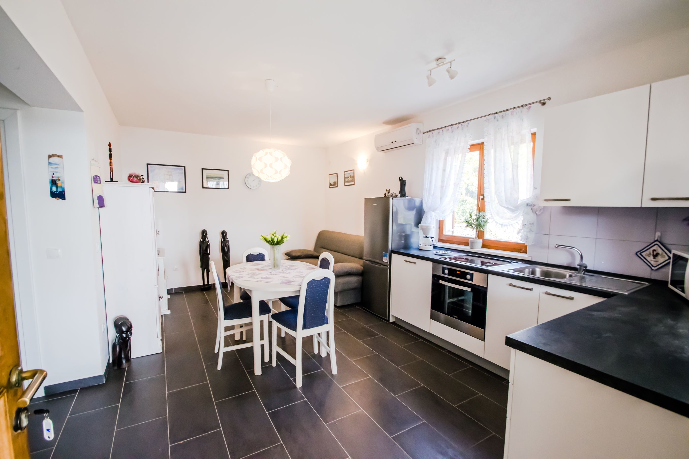 Private kitchen | Espresso maker, fridge, microwave, oven