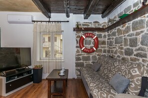 Apartment (A1) | Living room | TV, DVD player