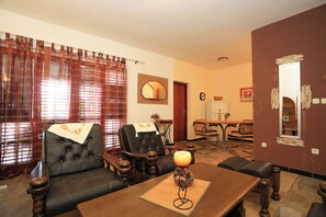 House | Living room | TV