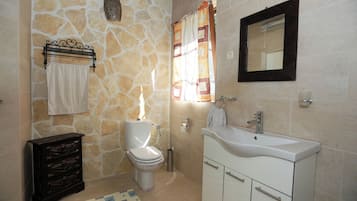 House | Bathroom | Shower, towels