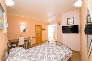 Apartment (A1) | Iron/ironing board, free WiFi, bed sheets