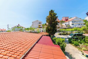 Room (S2) | Aerial view