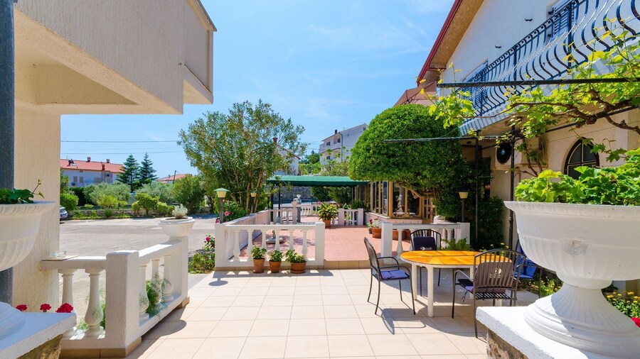 Apartments and Rooms Preka