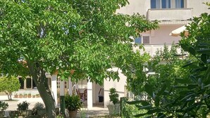 Kiến trúc tòa nhà