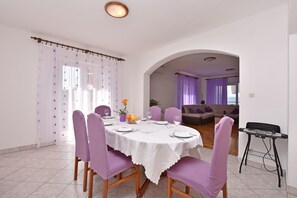 Apartment (A1) | Speisen