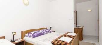 Apartments and Rooms Nike