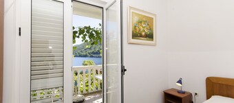 Apartments and Rooms Nike