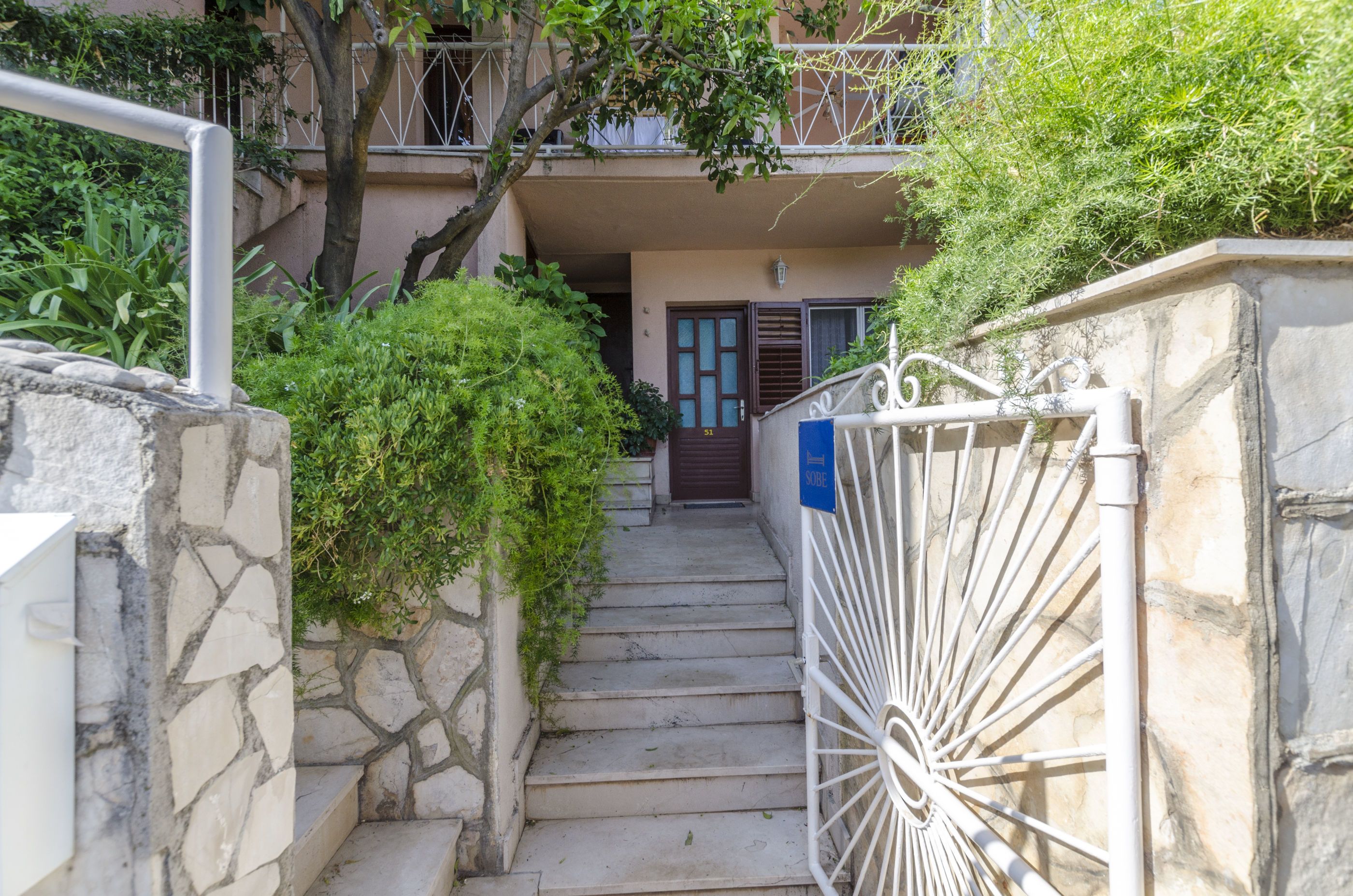 บริเวณภายนอก