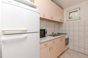 Private kitchen - Apartments Vincic (Rogoznica)