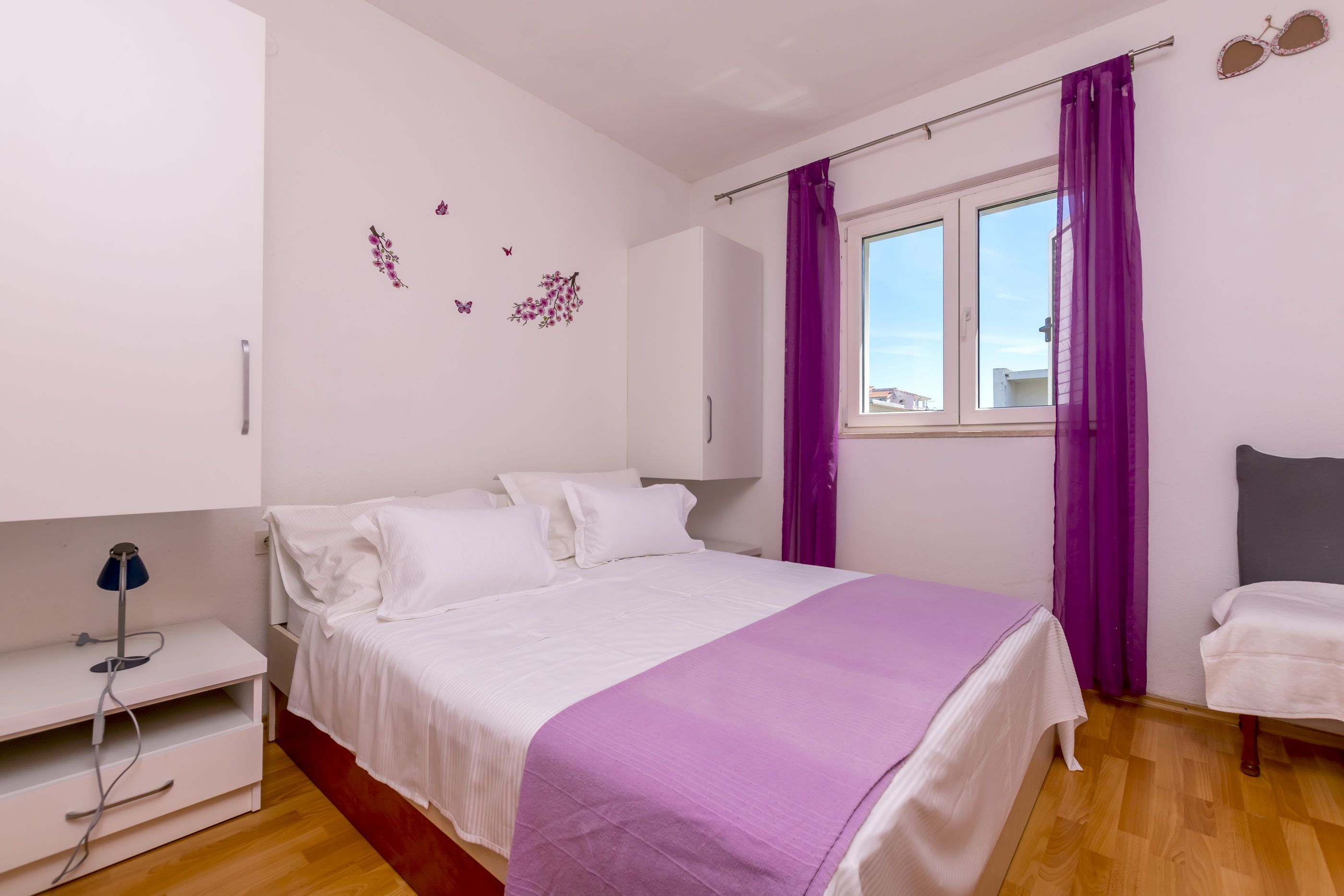 2 habitaciones, tabla de planchar con plancha y wifi gratis 