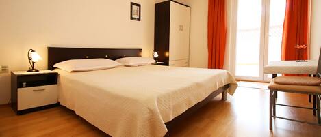 Bàn ủi/dụng cụ ủi quần áo, truy cập Internet không dây miễn phí