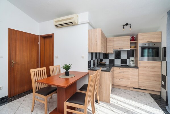 Apartment (A2) | Private kitchen