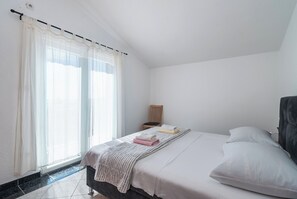 Apartment (A2) | Free WiFi, bed sheets