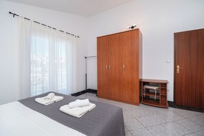 Apartment (A3) | Free WiFi, bed sheets - Apartments Polly (Primosten)