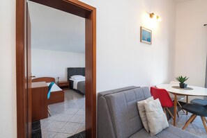 아파트 (A3) | 전용 주방 | 냉장고, 쿡탑, 조리 도구/접시/주방 기구