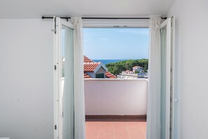 Apartment (A2) | Balcony