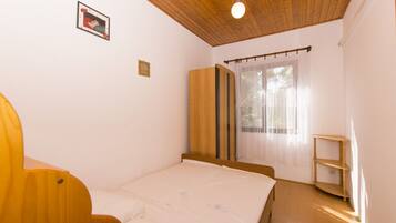 Bügeleisen/Bügelbrett, kostenloses WLAN, Bettwäsche