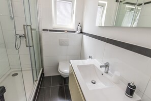Bathroom - Apartments Leonardo (Primosten)