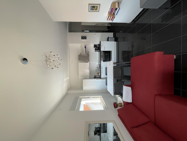 Apartment (A2) | Living room | TV - Apartments Leonardo (Primosten)