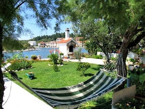 Courtyard - Apartment Vedran (Slivno)