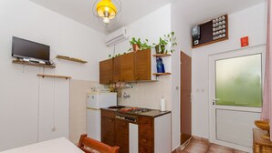 公寓 (A1) | 私人廚房 | 電冰箱、微波爐、烤箱、鍋具/餐盤/廚房用品