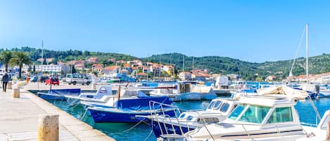 Vue sur la ville depuis lâhĂ©bergement