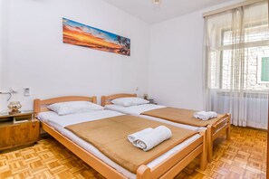 Room (S8) | Free WiFi - Apartment and Rooms Angela (Vela Luka)